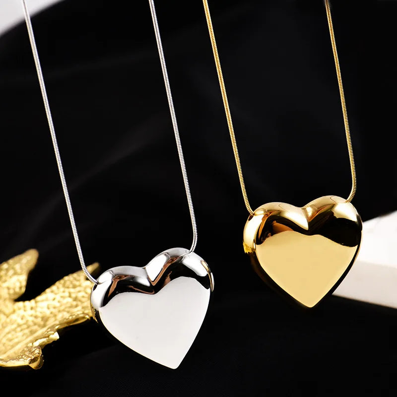 European and American hip-hop simple gold colour peach heart pendant titanium steel necklace girls sexy collarbone chain female