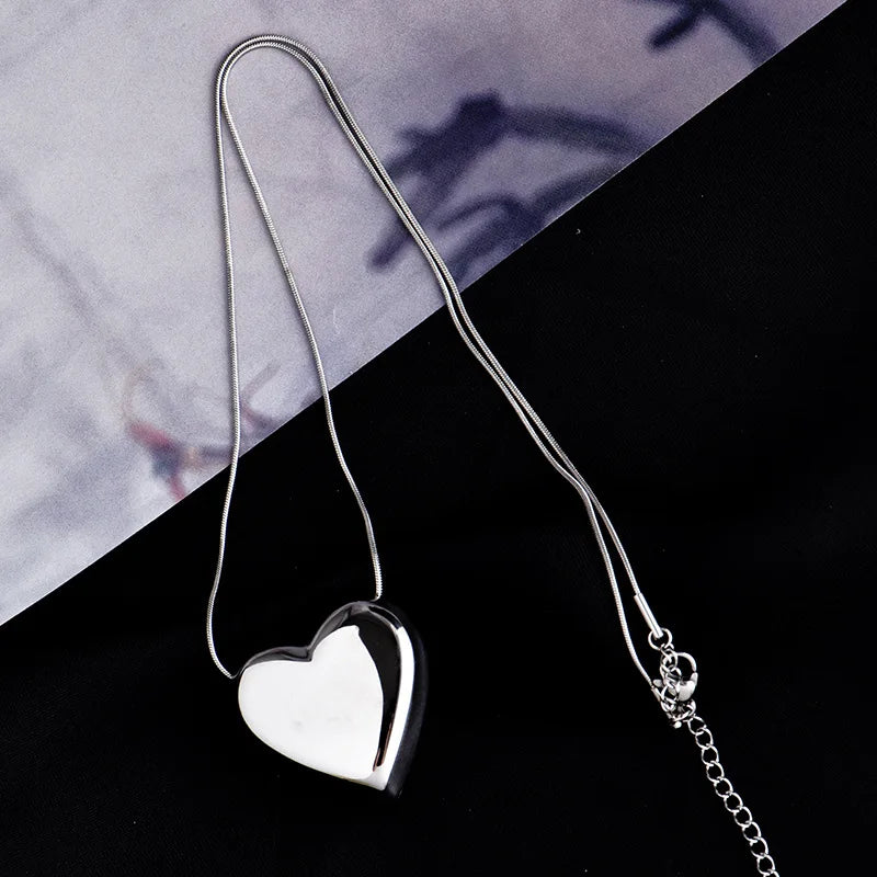 European and American hip-hop simple gold colour peach heart pendant titanium steel necklace girls sexy collarbone chain female