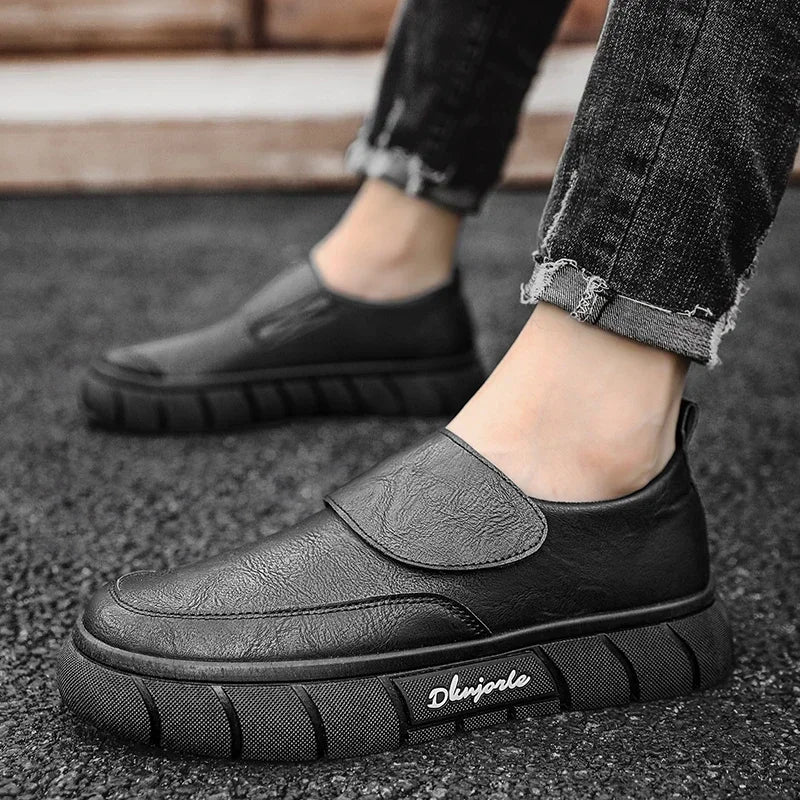 Autumn New Men's Flat Leather Casual Shoes Fashion Slip on Walking Shoes for Men Outdoor Round Toe Platform Shoes Male Sneakers