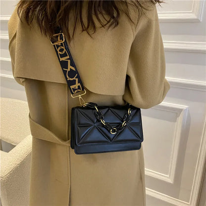 2024 New WOMEN'S Bags Korean Version of the Lingge Chain Shoulder Bag Solid Color Messenger Small Square Bag