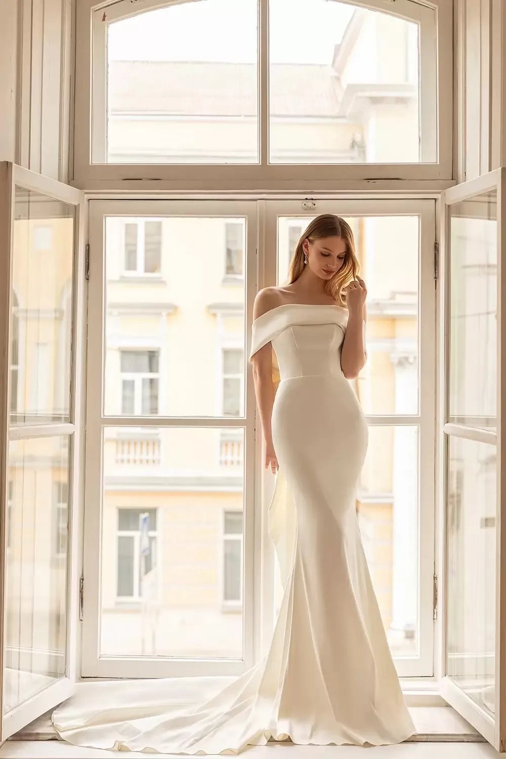 Modern Off The Shoulder Sheath/Mermaid Wedding Dresses