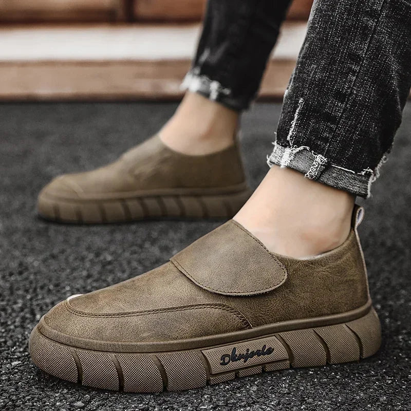 Autumn New Men's Flat Leather Casual Shoes Fashion Slip on Walking Shoes for Men Outdoor Round Toe Platform Shoes Male Sneakers