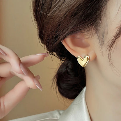 2024 New Design Copper alloy Frosted Gold Color Heart-shaped Stud Earrings For Girls' Sweet Accessories Women‘s Fashion Jewelry