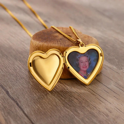 Custom Heart Picture Necklaces For Women Stainless Steel Gold Color Family Photo Pendant Necklace Fashion Birthday Jewelry Gifts