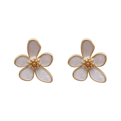 French Romantic White Enamel Irregular Five petal Flower Stud Earrings 2023 New Fashion Jewelry For Women's Elegant Accessories