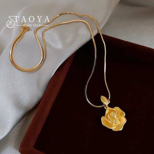 Light Luxury Frosted Gold Color Rose Flower Pendant Necklace For 2024 Women's Sexy Collarbone Chain Fashion Accessories Jewelry