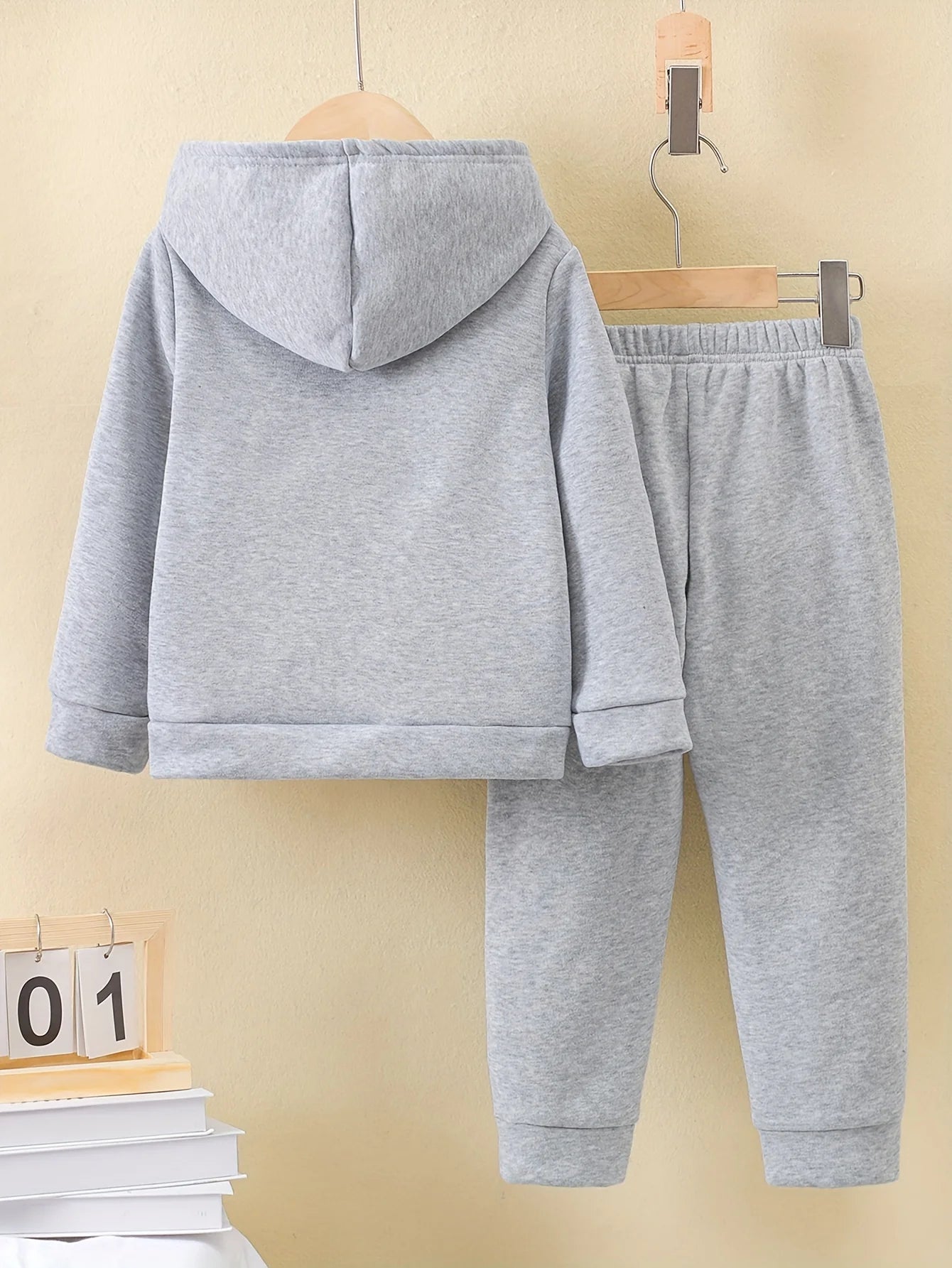 2set Boys fall and winter new sports style casual fashion pattern printed warm and fleece hoodie and tracksuit pants