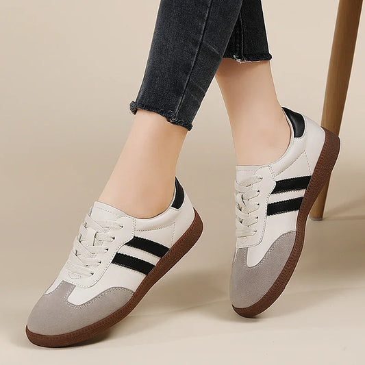 2024 Flat Luxury Shoes Women Autumn New Classic Ladies Sneakers Women Leather Retro Low Cut Lace -up Casual Round Toe Grey White