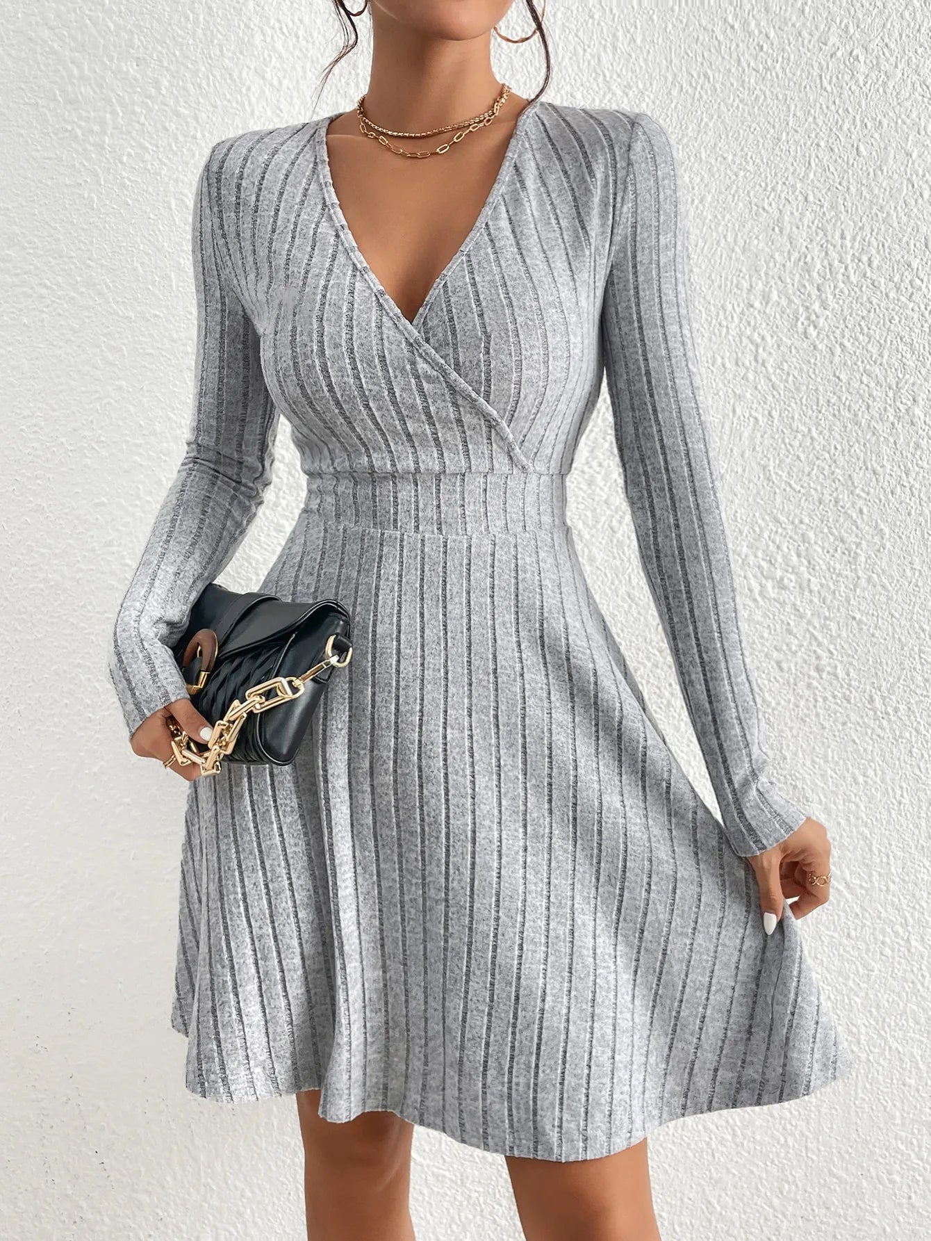 New for autumn/Winter 2024 Women Knit Slim Sexy Bodycon Dress V-Neck Long Sleeve Dress Solid Casual Midi Sweater Dress