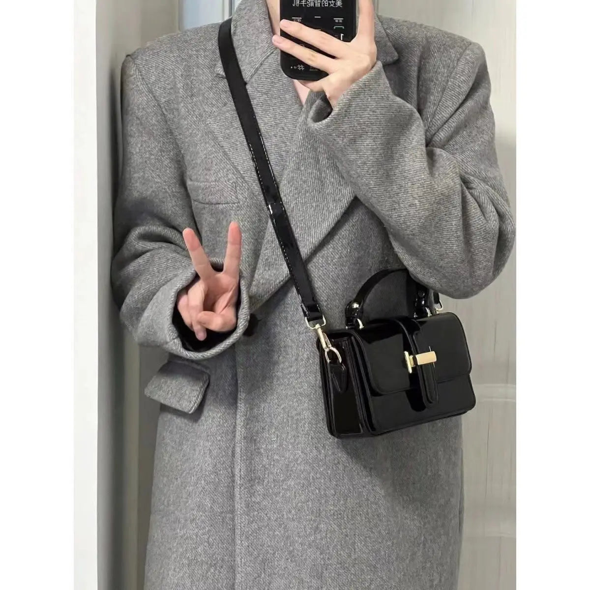 Unique glossy small square bag female 2023 new fall and winter fashion versatile single shoulder commuter crossbody bag