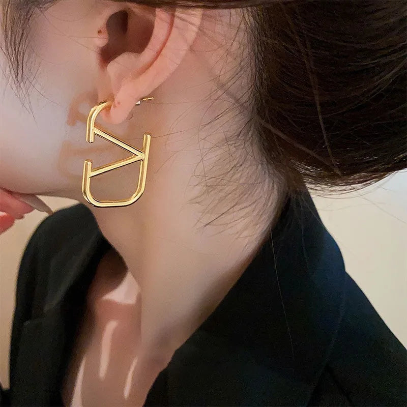 Geometric cool style ins personalized design Ear Studs, 2024 fashionable and versatile earrings