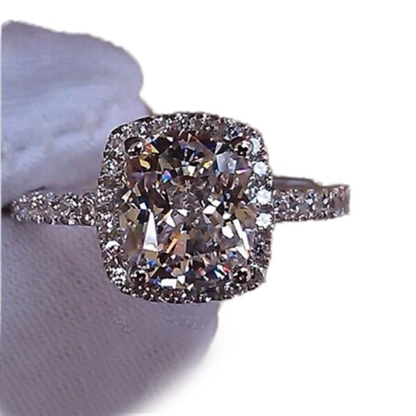 Women's Beautiful Square Diamond Alloy Ring - Image 3