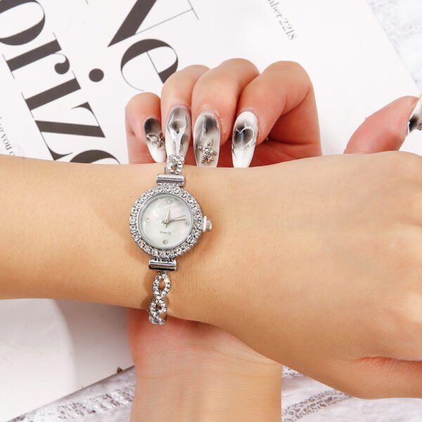New Fashion Diamond Round Women's Watch Adjustable Bracelet Watch Women's Quartz Watch - Image 7