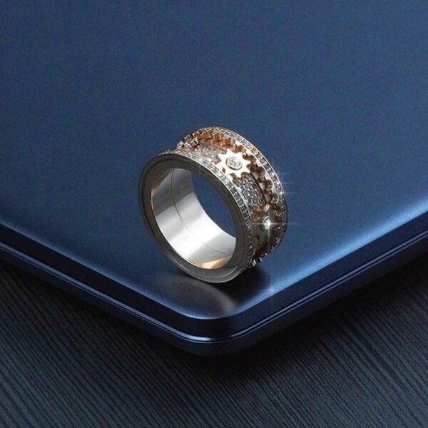 Inlaid stone inlaid with gypsophila diamond gear rotating men and women vibrato the same ring - Image 2