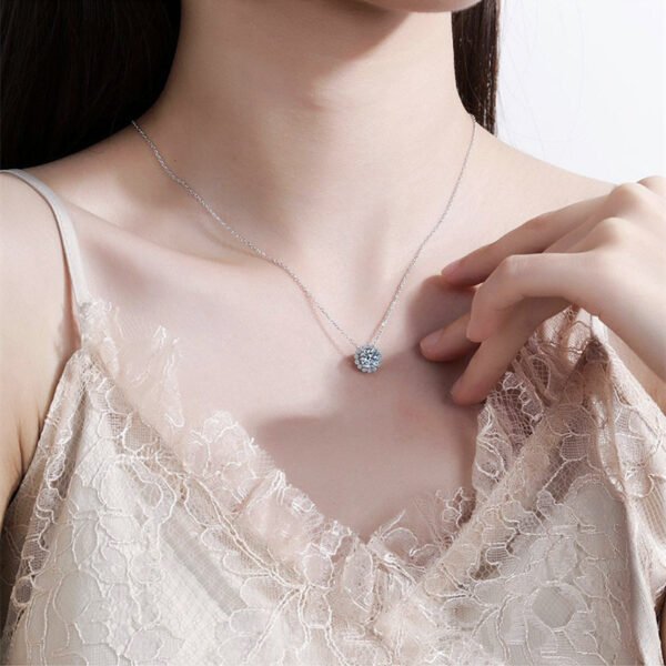 Women's Fashion All Match Moissanite Necklace - Image 6
