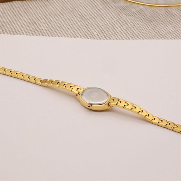 Women's Fashion Alluvial Gold Vintage Pineapple Pattern Watch - Image 9