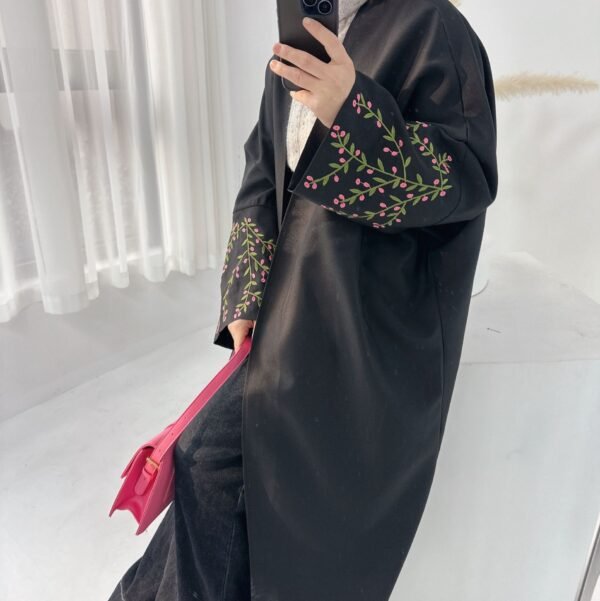 Dubai Middle East Turkey Dubai Flower Embroidered Elegant Cardigan Robe - Image 2