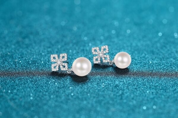 925 Sterling Silver Female 31 Points Moissanite Freshwater Pearl Ear Studs - Image 3