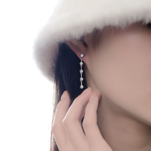 Fashionable Long Tassel Moissanite Diamond Earrings - Image 5