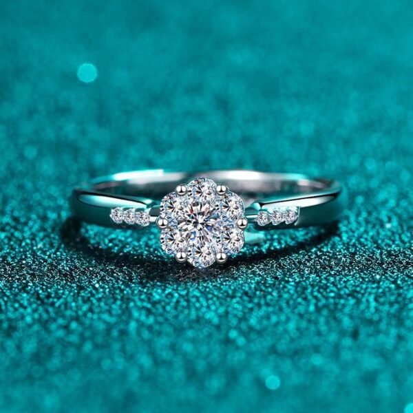 S925 Sterling Silver Ring New Inlaid 24 Points Moissanite