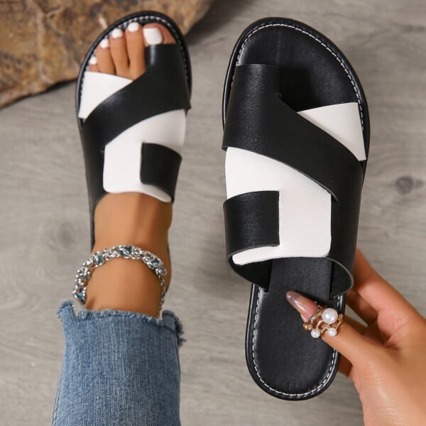 Plus Size Color Matching Toe Covering Flat Slippers - Image 4